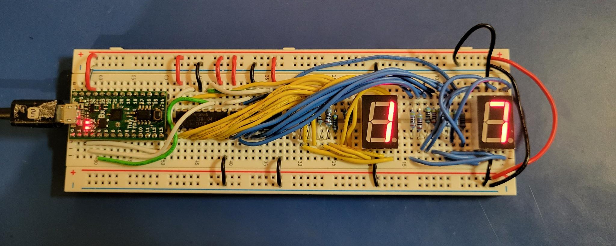 Daisy-chained Seven Segment Display on Actual Breadboard